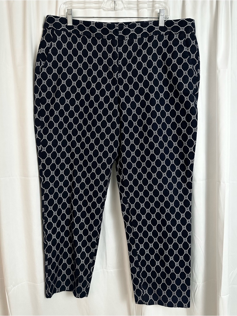 Talbots Blue Pants with White Geometric Link Print, size 16, EUC